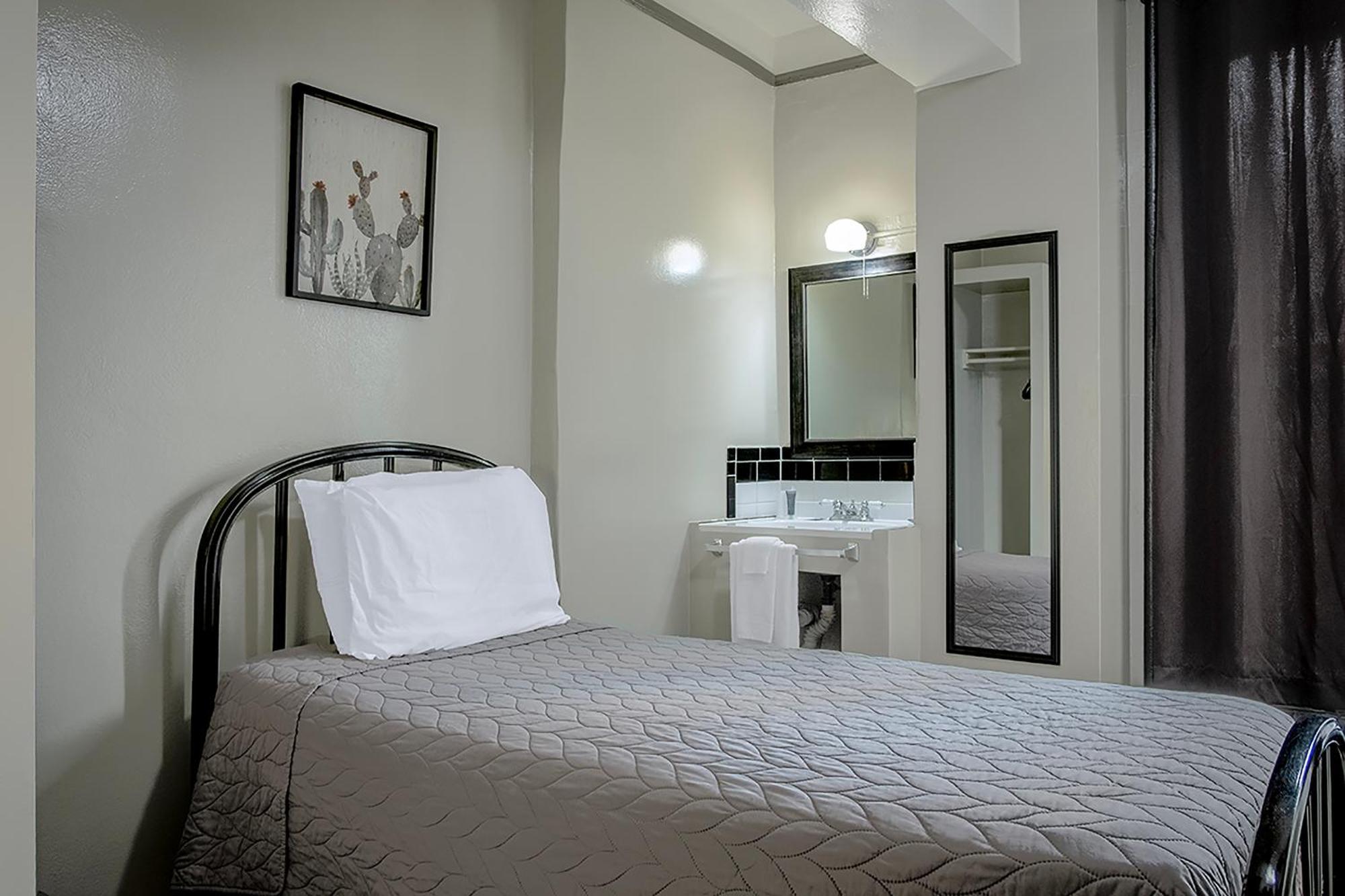 Gardner Hotel & Hostel El Paso Extérieur photo